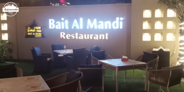 Bait al Mandi restaurant Gujranwlaa rooftop